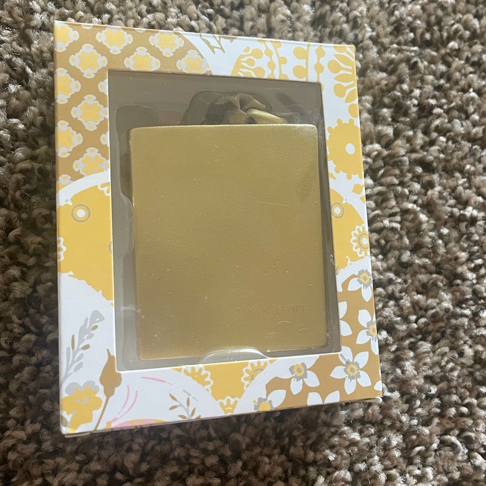 Taylor Swift Fearless Love Story book ornament